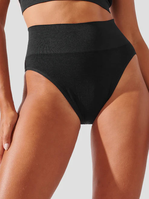 Premium Black Seamless Reducing Briefs