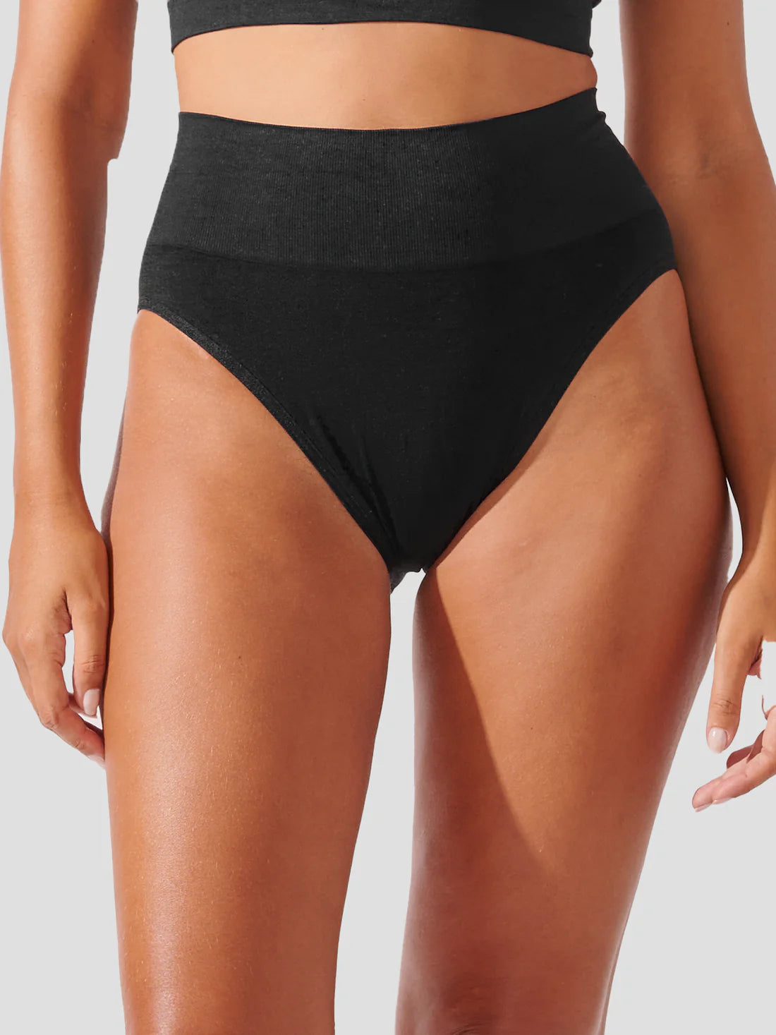 Premium Black Seamless Reducing Briefs